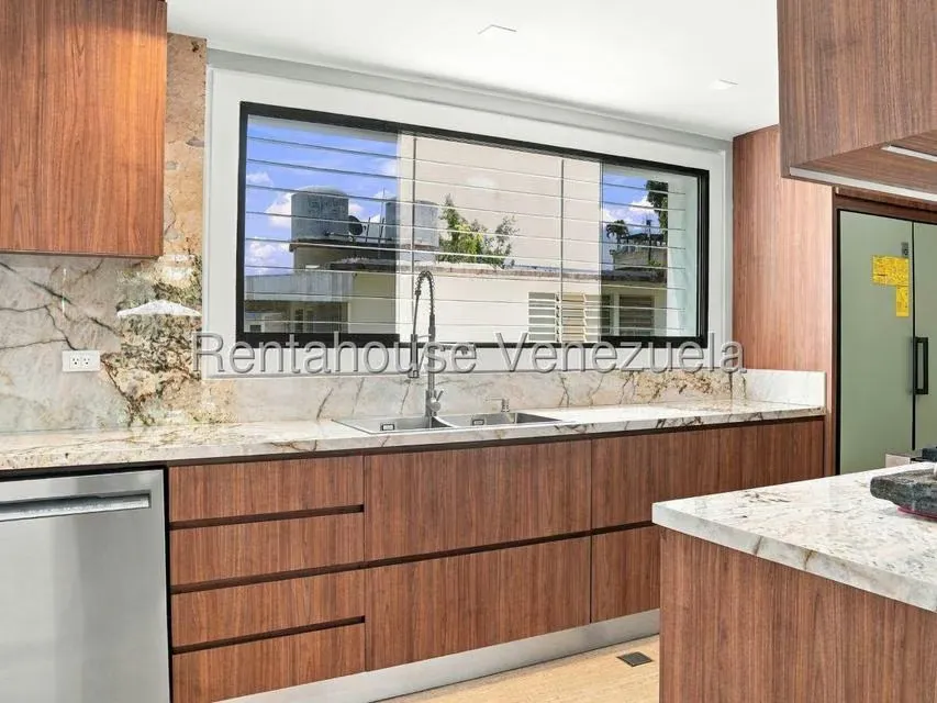 Casa (Multipes Niveles) en Venta en Los Palos Grandes, Distrito Metropolitano - 21