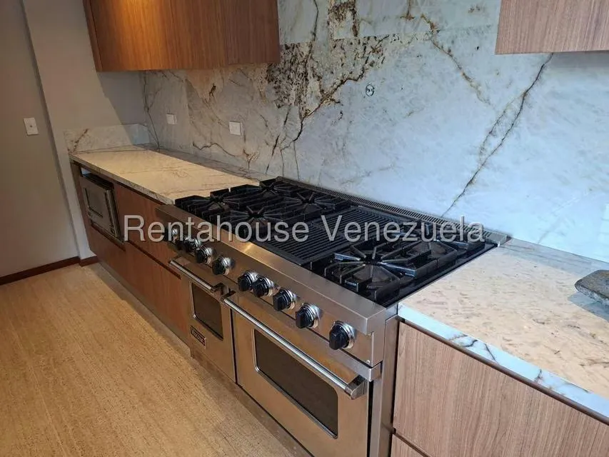 Casa (Multipes Niveles) en Venta en Los Palos Grandes, Distrito Metropolitano - 23