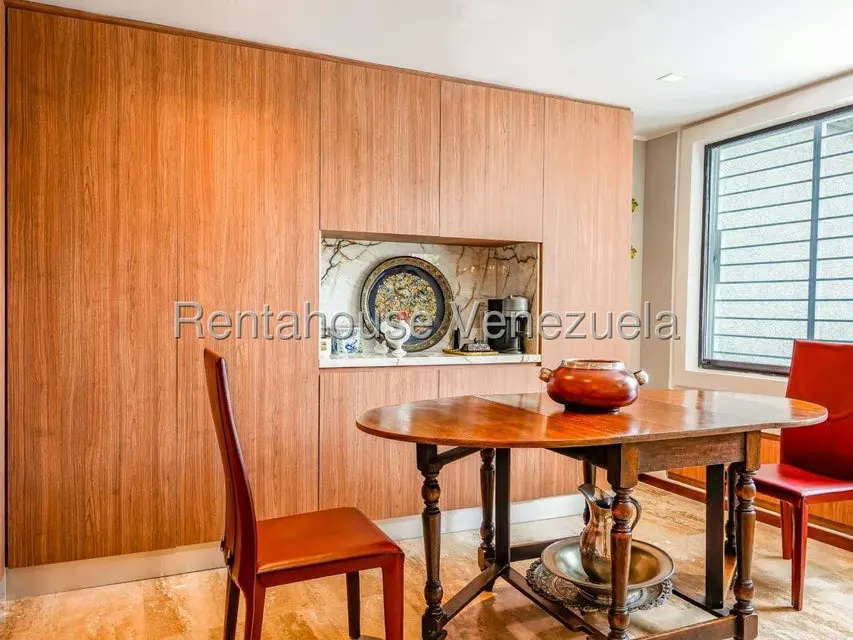 Casa (Multipes Niveles) en Venta en Los Palos Grandes, Distrito Metropolitano - 25