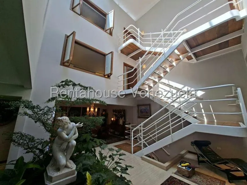 Casa (Multipes Niveles) en Venta en Los Palos Grandes, Distrito Metropolitano - 26