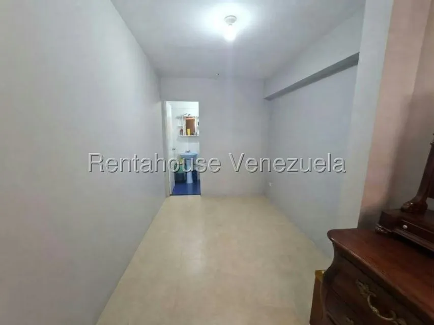 Casa (Multipes Niveles) en Venta en Los Palos Grandes, Distrito Metropolitano - 34