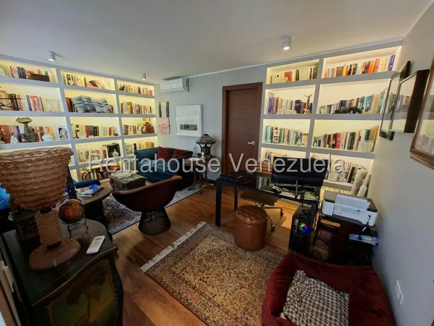 Casa (Multipes Niveles) en Venta en Los Palos Grandes, Distrito Metropolitano - 39