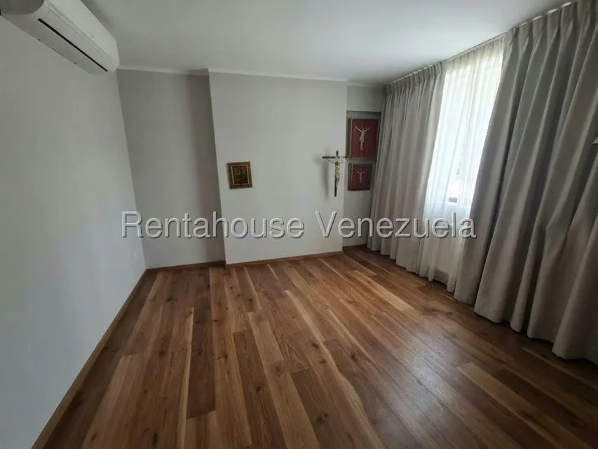 Casa (Multipes Niveles) en Venta en Los Palos Grandes, Distrito Metropolitano - 41