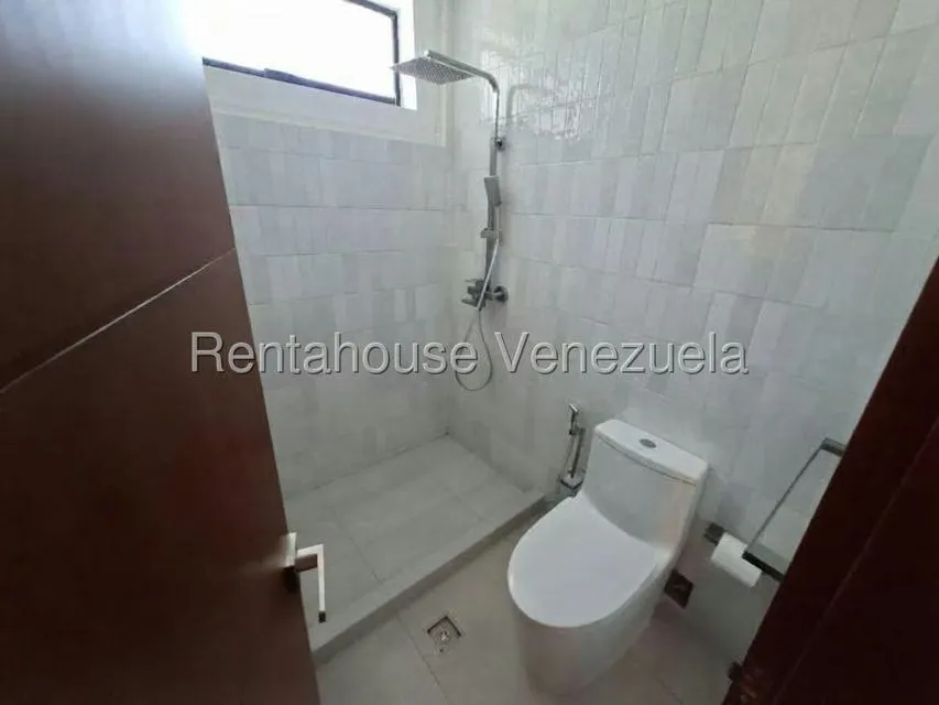 Casa (Multipes Niveles) en Venta en Los Palos Grandes, Distrito Metropolitano - 43