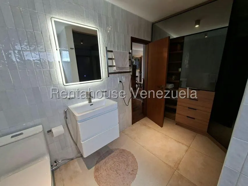 Casa (Multipes Niveles) en Venta en Los Palos Grandes, Distrito Metropolitano - 61