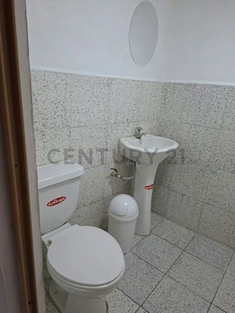 Alquiler Local En Los Caobos Para Consultorio Odontológico y Venta De Repuestos - 3