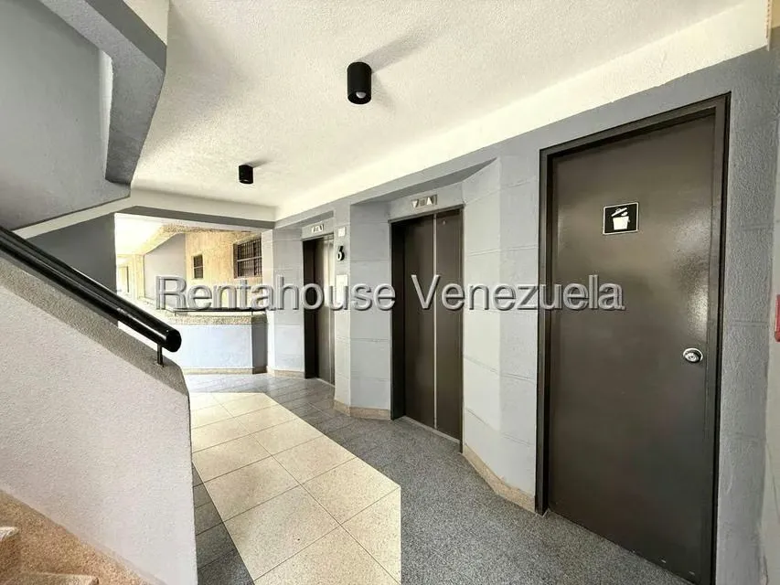Apartamento (1 Nivel) en Venta en El Rosal, Distrito Metropolitano - 24