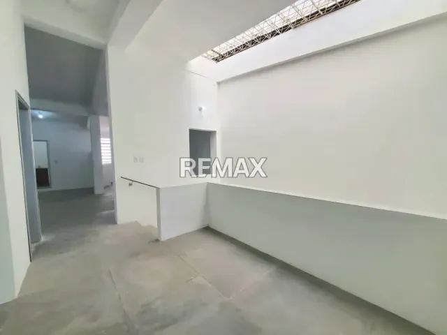 LOCAL COMERCIAL EN ALQUILER EN LA URB MERIDA - 3