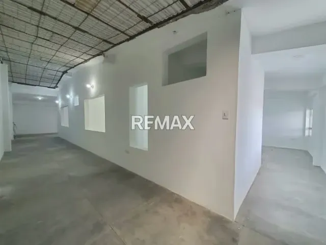 LOCAL COMERCIAL EN ALQUILER EN LA URB MERIDA - 5