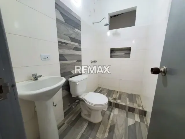 LOCAL COMERCIAL EN ALQUILER EN LA URB MERIDA - 7