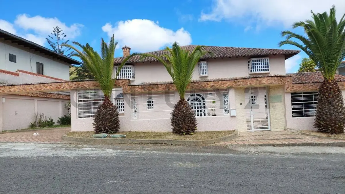 Casa Urb. Club de Campo San Antonio de los Altos.