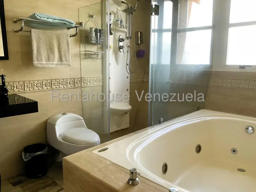 Townhouse (Multiples Niveles) en Venta en Los Naranjos del Cafetal, Distrito Metropolitano - 15