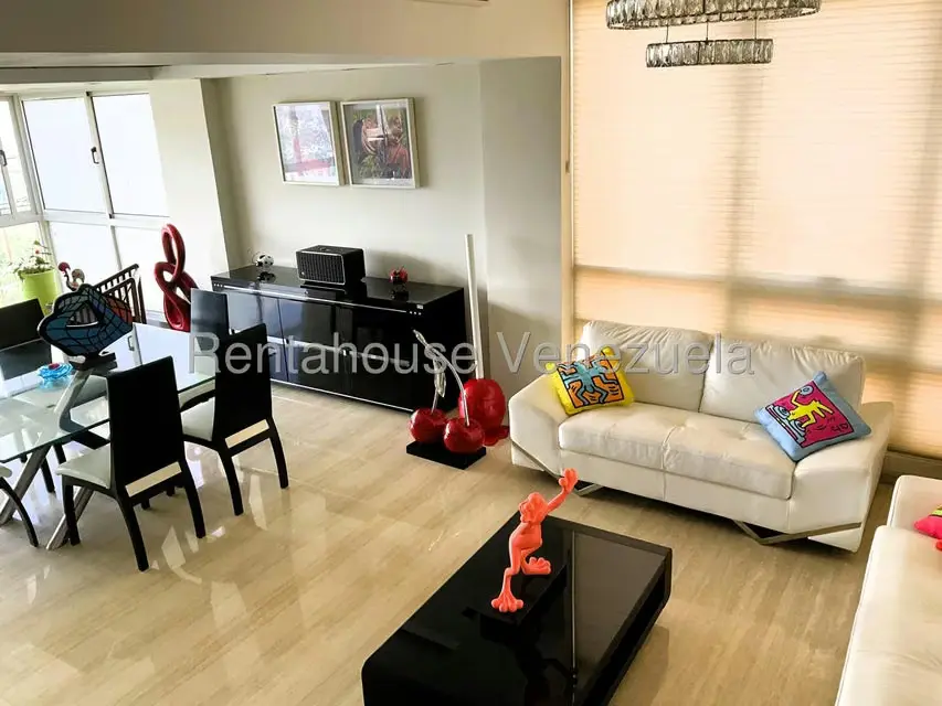 Townhouse (Multiples Niveles) en Venta en Los Naranjos del Cafetal, Distrito Metropolitano - 2
