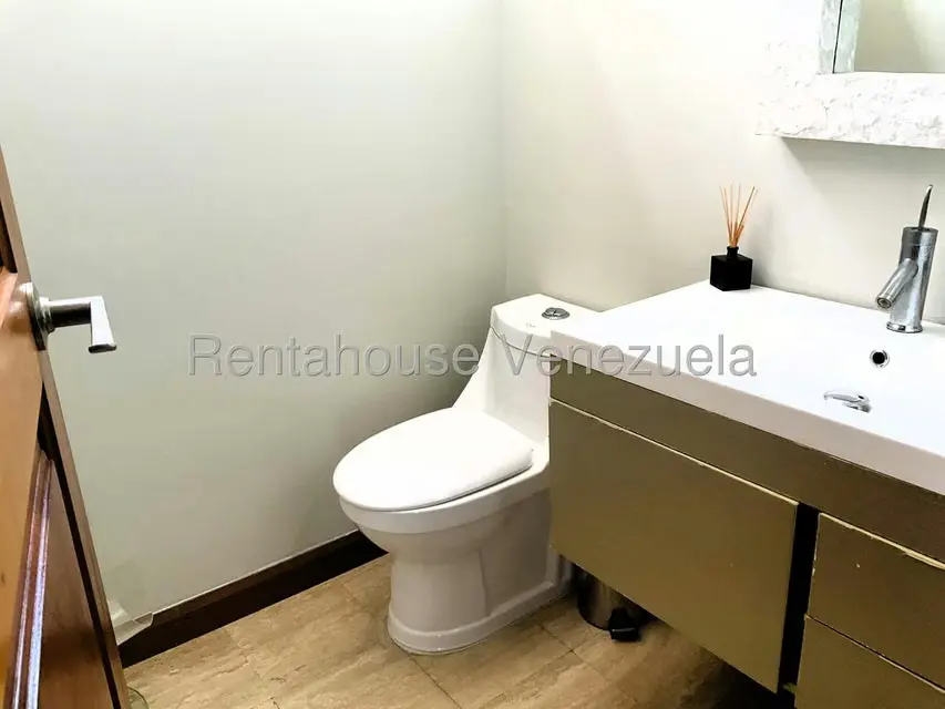 Townhouse (Multiples Niveles) en Venta en Los Naranjos del Cafetal, Distrito Metropolitano - 7
