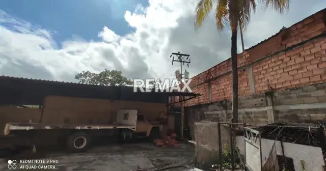 Venta de terreno con bloquera, casa, frente La Alcaldía Tocuyito La Guásima - 10