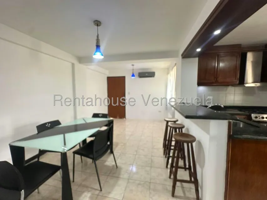 Apartamento (1 Nivel) en Alquiler en Patarata, Lara - 4