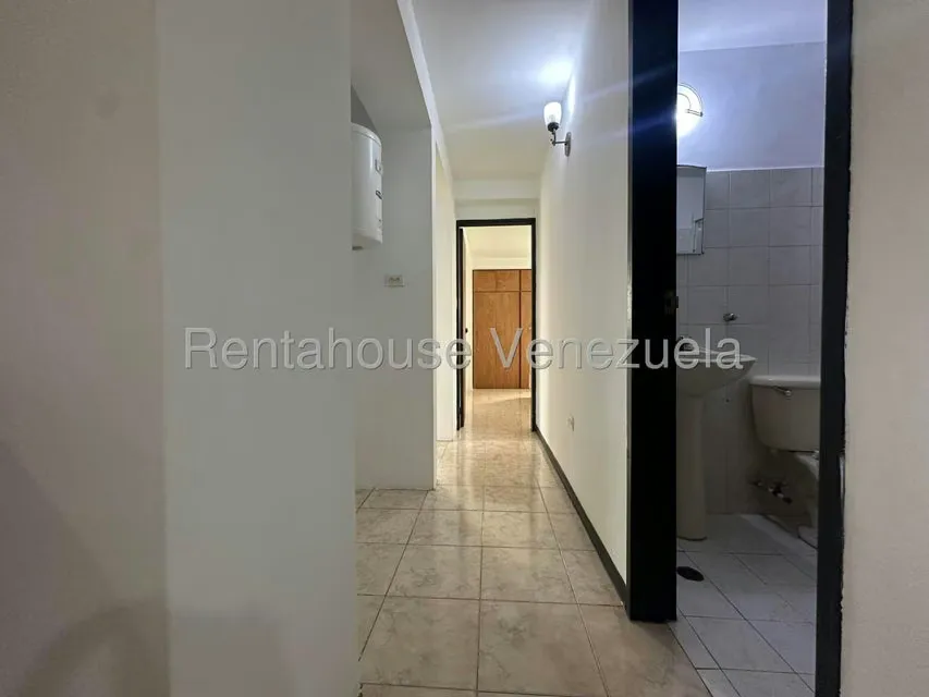 Apartamento (1 Nivel) en Alquiler en Patarata, Lara - 9