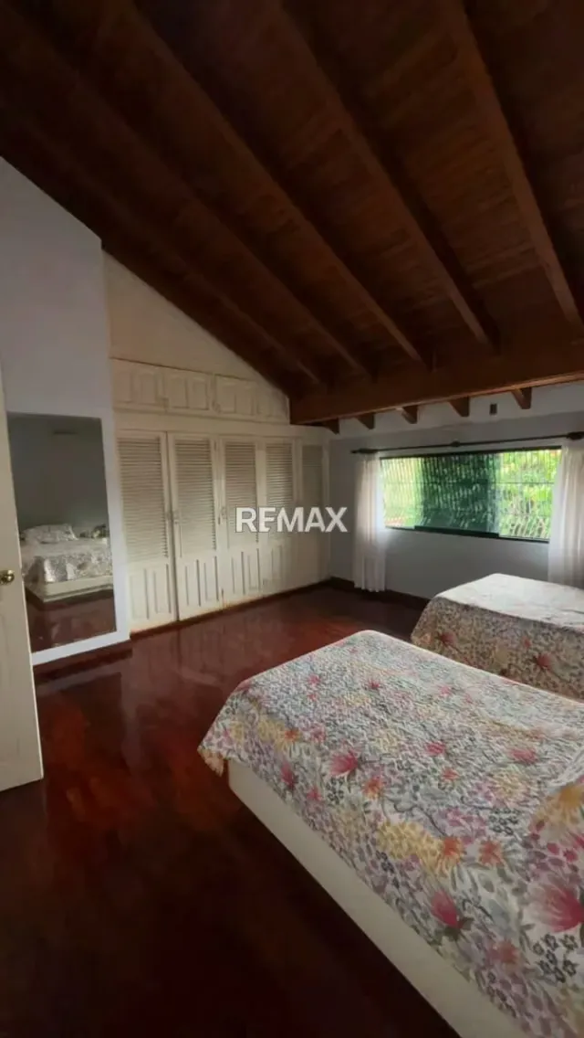 En Venta dos Casas con amplia parcela de terreno ubicadas en el Sector La Colonia parte alta, Guanare, Portuguesa, Venezuela - 3