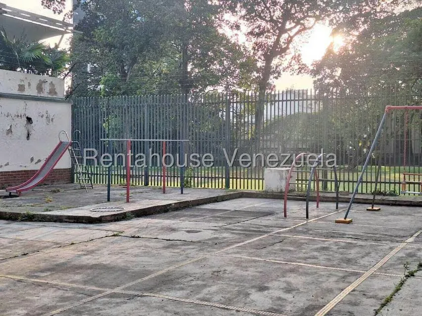 Apartamento (1 Nivel) en Venta en Campo Alegre, Distrito Metropolitano - 23