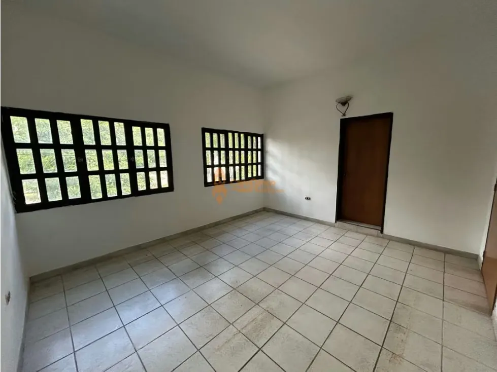 ALQUILER DE OFICINAS EN BEJUMA CASCO CENTRAL PLAZA BOLIVAR
