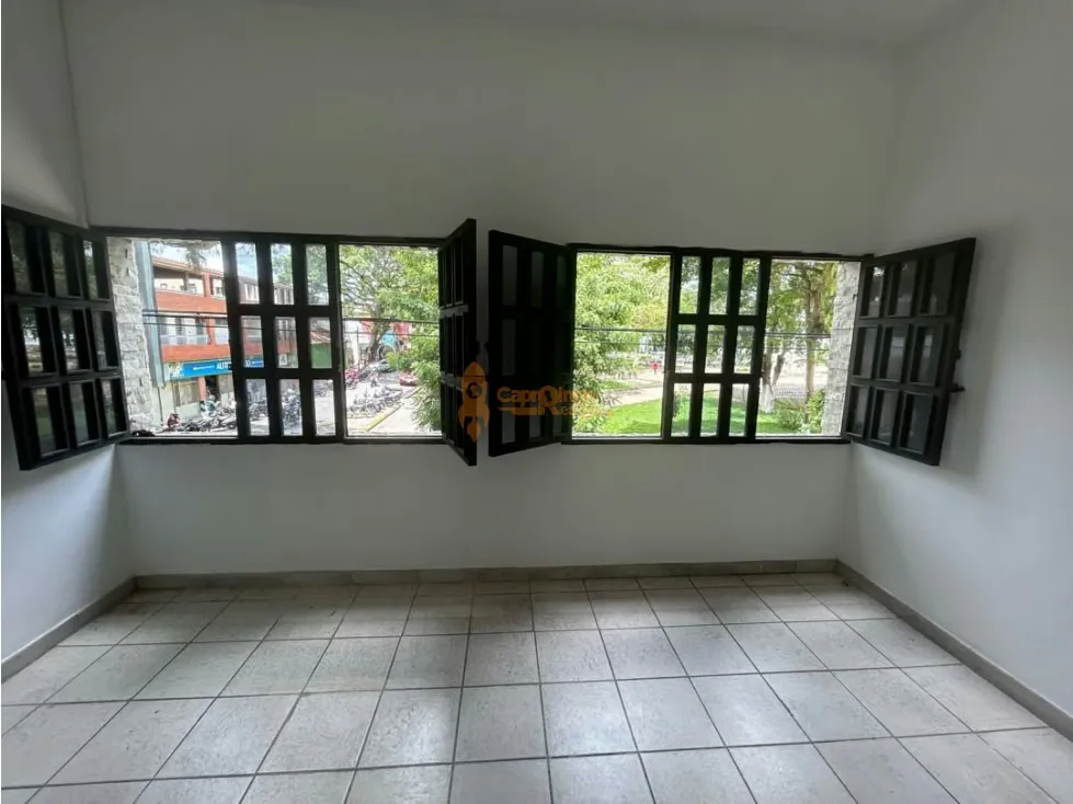ALQUILER DE OFICINAS EN BEJUMA CASCO CENTRAL PLAZA BOLIVAR - 3