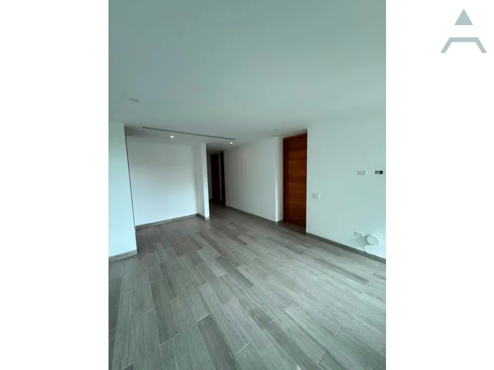 Se vende Apto 360m² 4h+s/6b/2p Los Chorros - 11