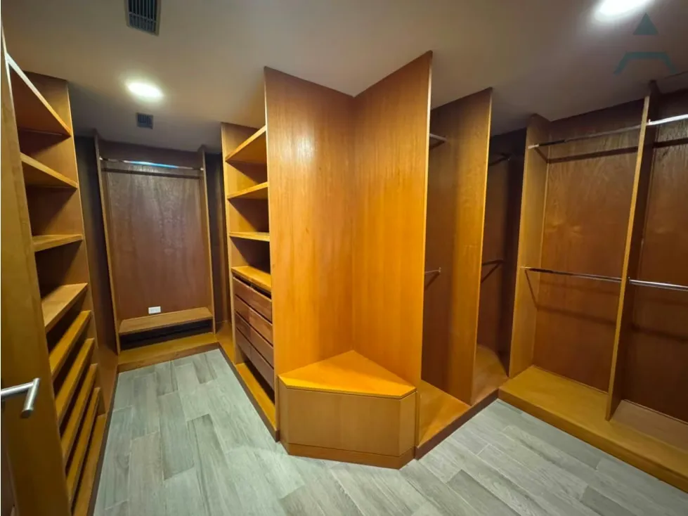 Se vende Apto 360m² 4h+s/6b/2p Los Chorros - 12