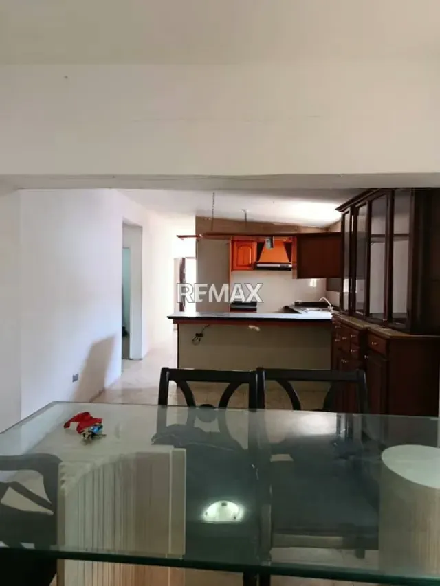 En Venta Casa Residencial o Comercial a pie de Calle buena ubicacion con Potencial en Avenida Negro Primero - 3