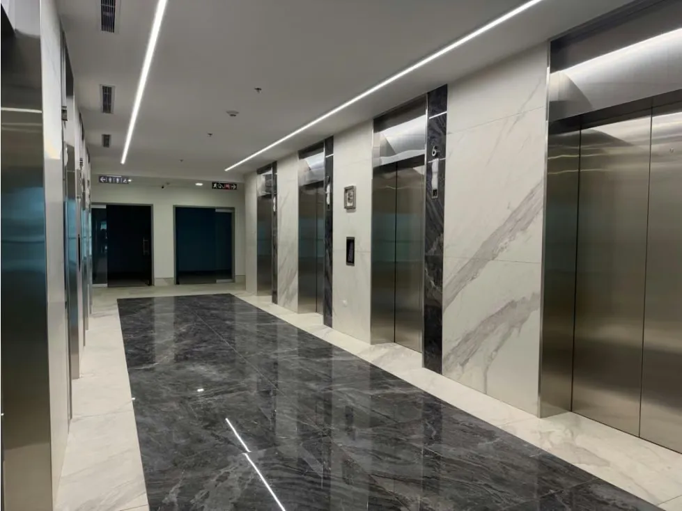 Ofrezco en venta OFICINA en EL ROSAL - Torre Esmeralda - 2