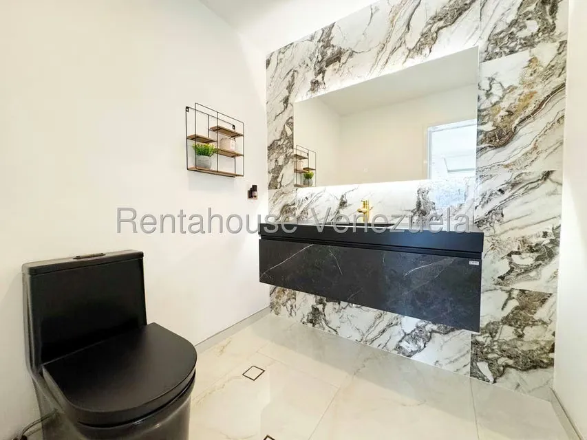 Apartamento (1 Nivel) en Venta en Las Mesetas de Santa Rosa de Lima, Distrito Metropolitano - 25