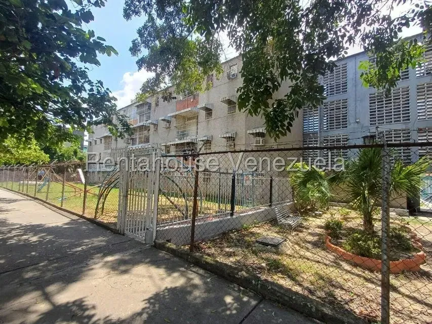 Apartamento (1 Nivel) en Alquiler en Caña de Azucar, Aragua - 18