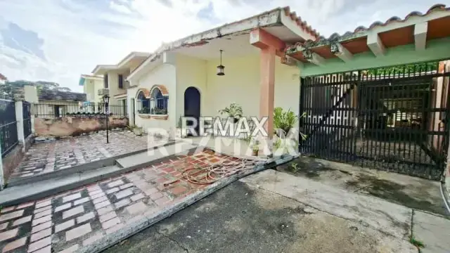 Venta de Casa en Trigal CENTRO, Valencia. Calle Cerrada.