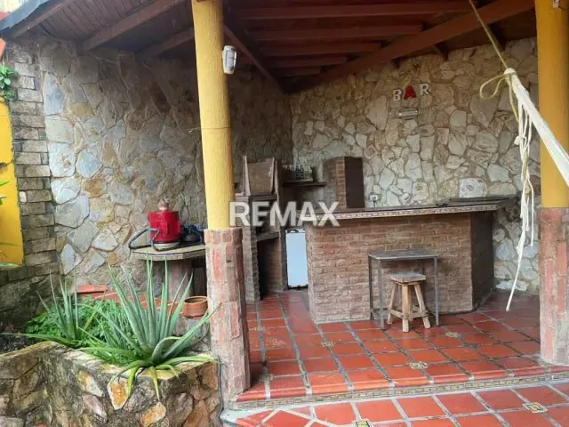 EN VENTA HERMOSA CASA URB. BELLA VISTA, AV BELLA VISTA-MATURÍN - 14