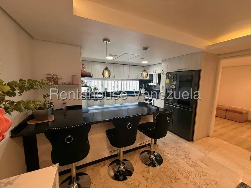 Apartamento (1 Nivel) en Alquiler en Altamira, Distrito Metropolitano - 16