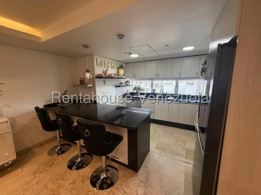Apartamento (1 Nivel) en Alquiler en Altamira, Distrito Metropolitano - 17