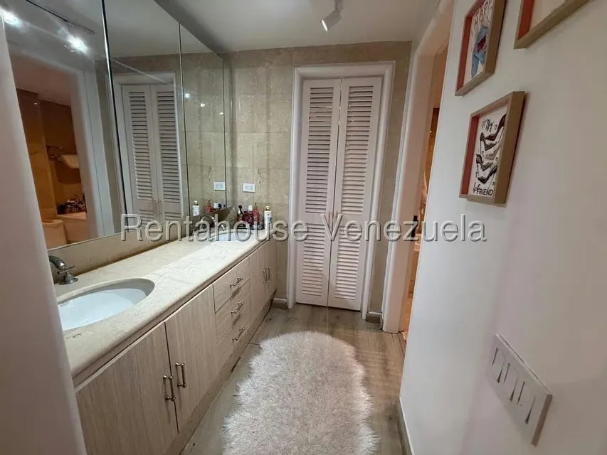 Apartamento (1 Nivel) en Alquiler en Altamira, Distrito Metropolitano - 23