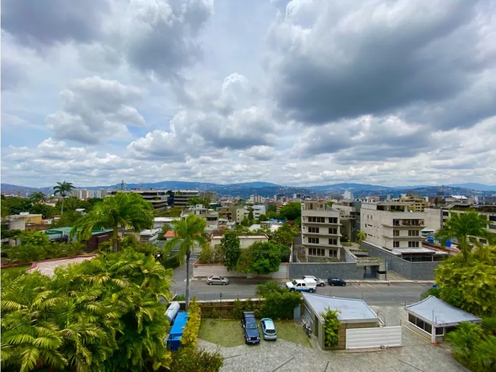 Se Vende PH 650m² 3h+1s/3b+1s/6p Los Palos Grandes
