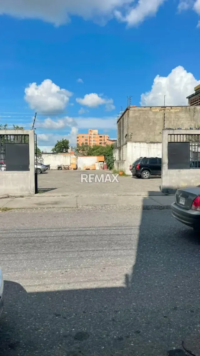 Lleva tu próximo gran proyecto al corazón comercial de la ciudad. Ponemos a tu disposición este terreno estratégico.. - 3