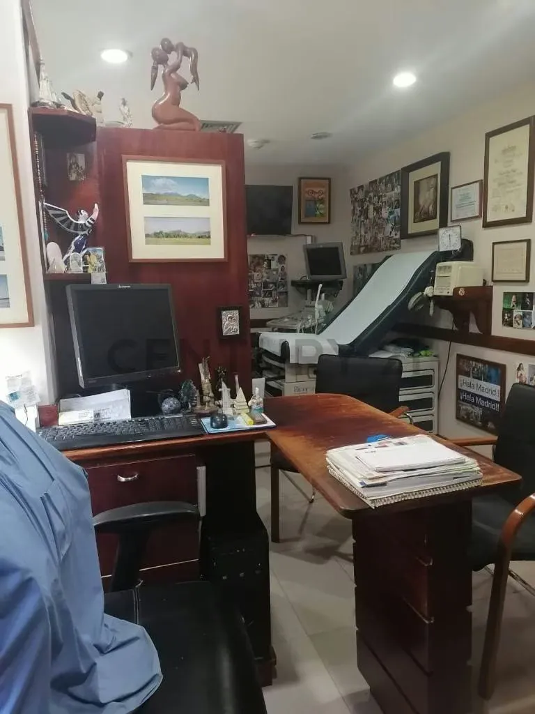 Se Alquila Cómodo Consultorio Médico en Santa Sofía - 14