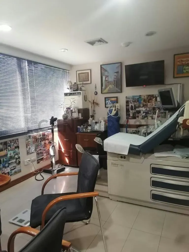 Se Alquila Cómodo Consultorio Médico en Santa Sofía - 15