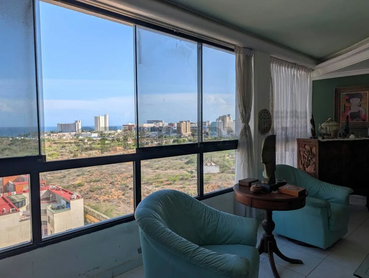 AMPLIO APARTAMENTO CON VISTA AL MAR EN PLAYA EL ANGEL,MUNICIPIO MANEIRO - 18