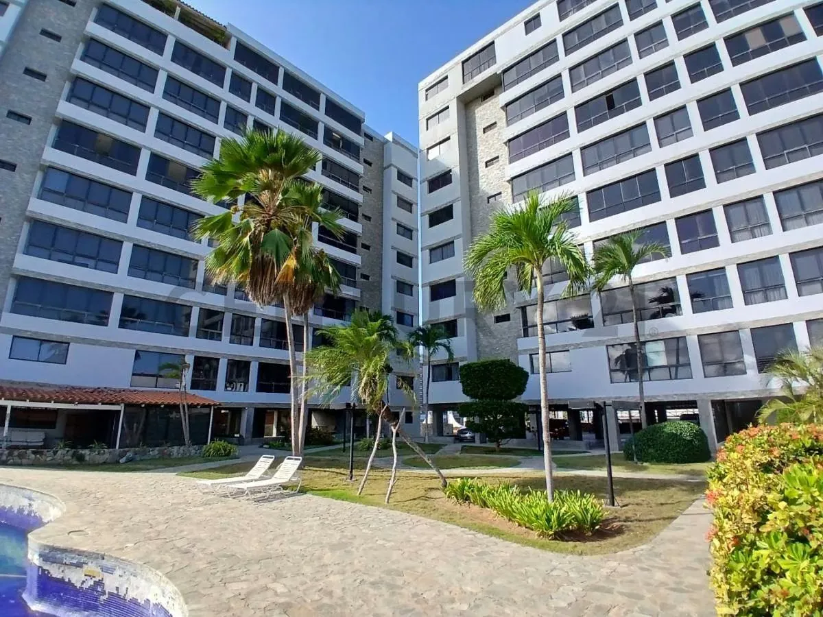 AMPLIO APARTAMENTO CON VISTA AL MAR EN PLAYA EL ANGEL,MUNICIPIO MANEIRO - 2