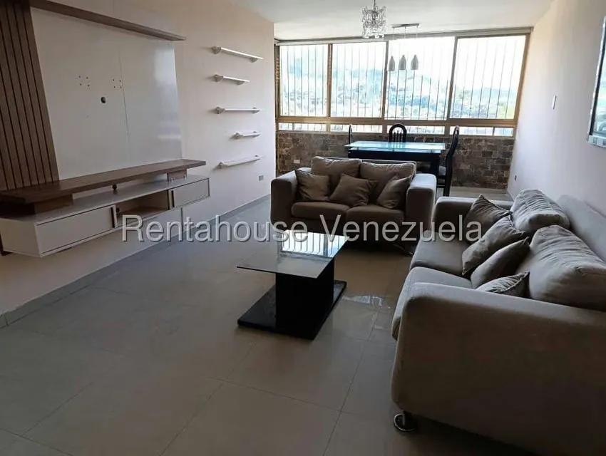 Apartamento (1 Nivel) en Alquiler en Colinas de Bello Monte, Distrito Metropolitano - 2