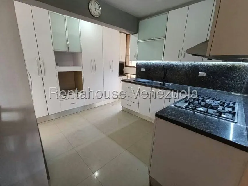 Apartamento (1 Nivel) en Alquiler en Colinas de Bello Monte, Distrito Metropolitano - 6