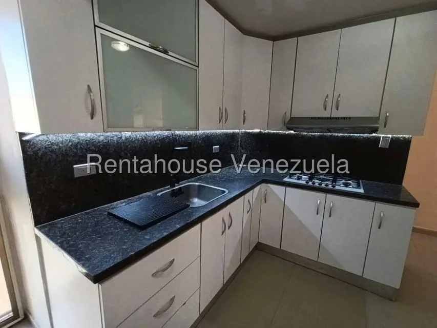 Apartamento (1 Nivel) en Alquiler en Colinas de Bello Monte, Distrito Metropolitano - 8