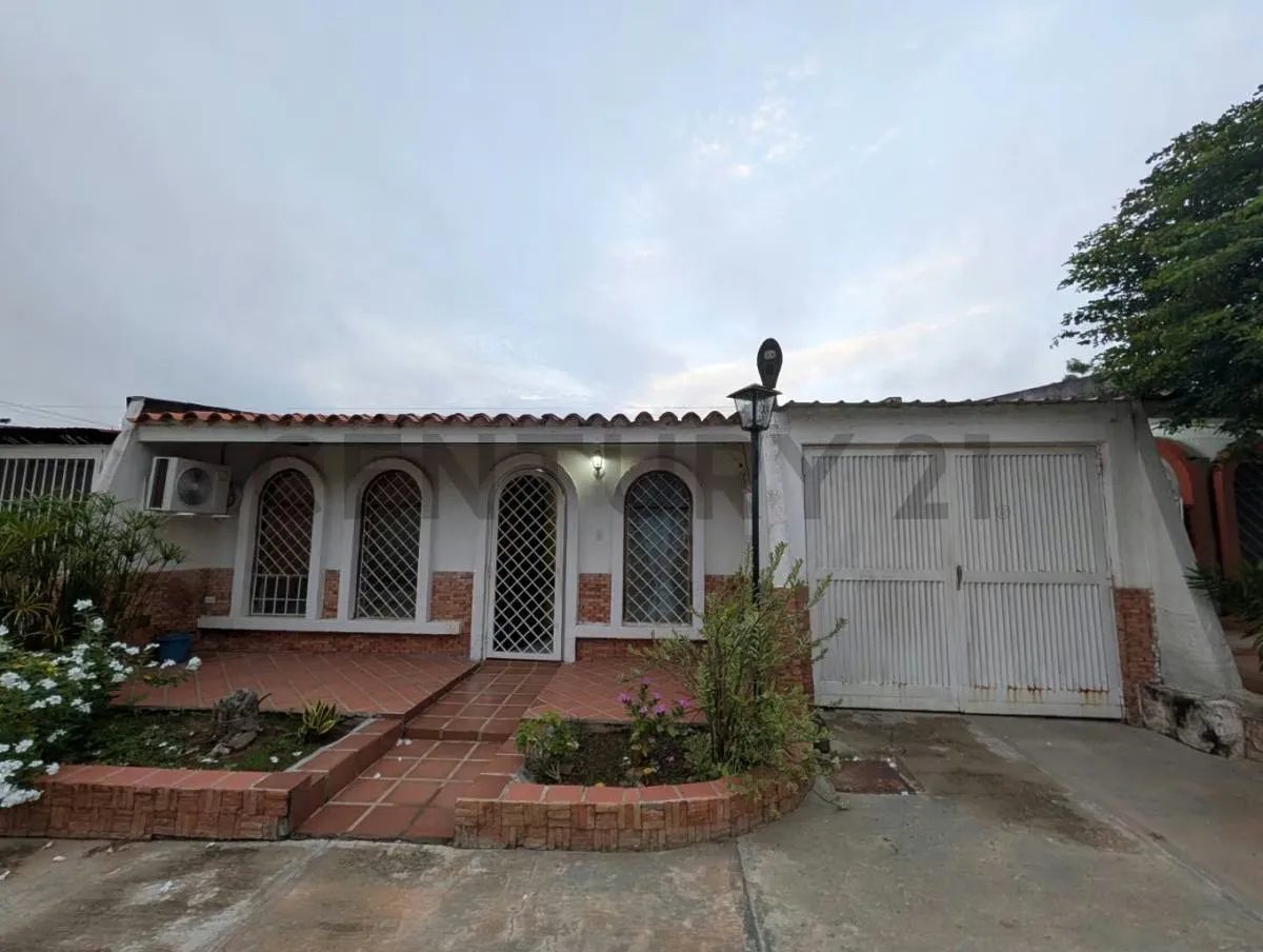 Amplia casa en conjunto cerrado en Los Robles, municipio maneiro - 20