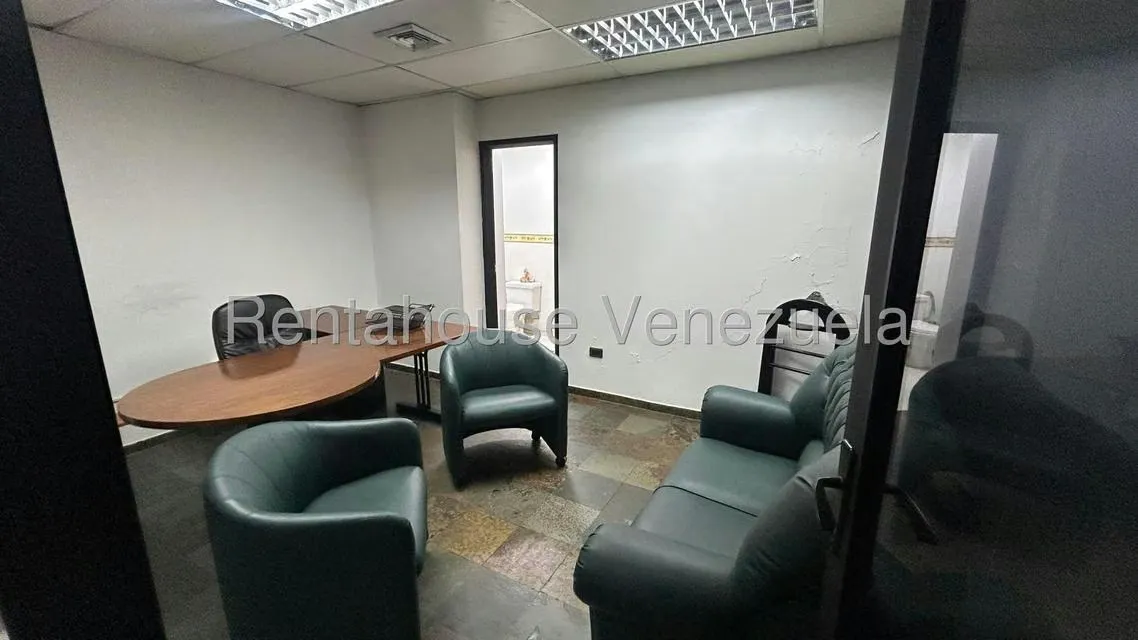 Oficina en Alquiler en El Rosal, Distrito Metropolitano - 17