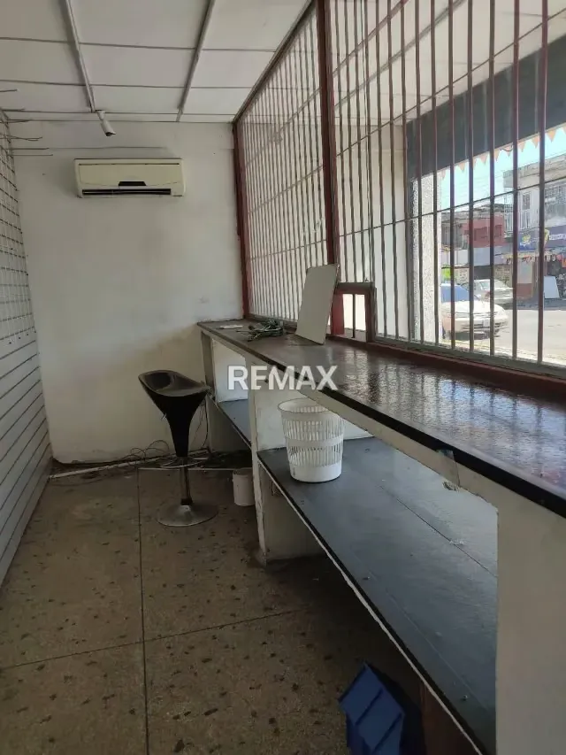 Local comercial en venta en la Av Lisandro Alvarado - 6