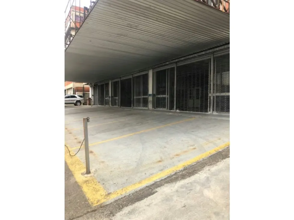Se Vende EDF INDUSTRIAL 3.820m²-4Niveles-20B-Asc.Carga-La Urbina 1237 - 2