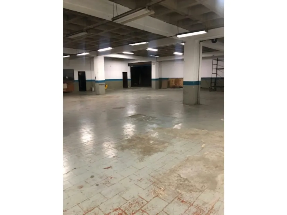 Se Vende EDF INDUSTRIAL 3.820m²-4Niveles-20B-Asc.Carga-La Urbina 1237 - 9